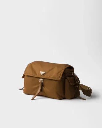 Bolso de hombro grande Prada Explore de Re-Nylon con solapa