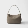 Bolso de hombro mediano de cuero Bolso de hombro mediano de cuero
