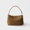 Bolso de hombro mediano de cuero Bolso de hombro mediano de cuero