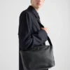 Bolso de hombro mediano de cuero Bolso de hombro mediano de cuero