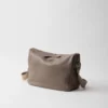 Bolso de hombro mediano de cuero Bolso de hombro mediano de cuero