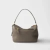Bolso de hombro mediano de cuero Bolso de hombro mediano de cuero