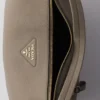 Bolso de hombro mediano de cuero Bolso de hombro mediano de cuero