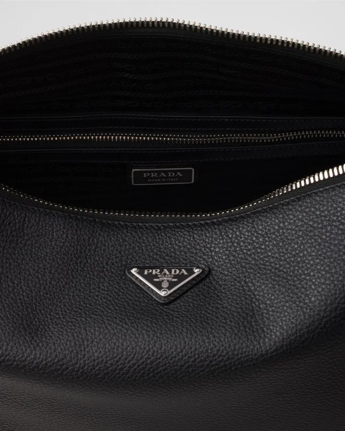 Bolso de hombro mediano de cuero Bolso de hombro mediano de cuero