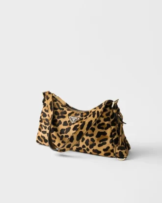 Bolso de hombro mediano de cuero estampado Prada Aimae