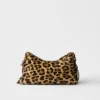 Bolso de hombro mediano de cuero estampado Prada Aimae Bolso de hombro mediano de cuero estampado Prada Aimae