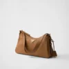 Bolso de hombro mediano de cuero Prada Aimae Bolso de hombro mediano de cuero Prada Aimae