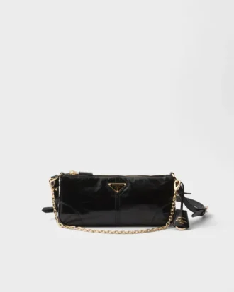 Bolso de hombro mediano de cuero Prada Re-Edition 2002