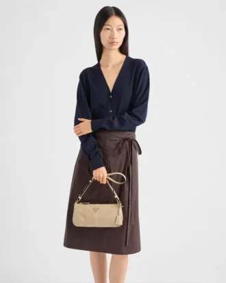 Bolso de hombro mediano de cuero Prada Re-Edition 2002