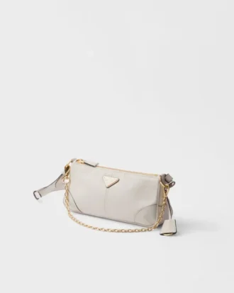 Bolso de hombro mediano de cuero Prada Re-Edition 2002