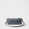 Bolso de hombro mediano de cuero Prada Re-Edition 2002 Bolso de hombro mediano de cuero Prada Re-Edition 2002