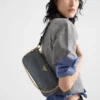 Bolso de hombro mediano de cuero Prada Re-Edition 2002 Bolso de hombro mediano de cuero Prada Re-Edition 2002