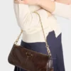 Bolso de hombro mediano de cuero Prada Re-Edition 2002 Bolso de hombro mediano de cuero Prada Re-Edition 2002