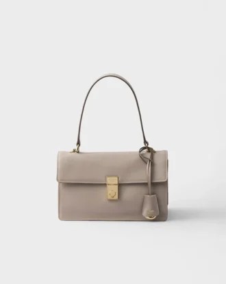 Bolso de hombro mediano de cuero Prada Soft de Prada Bolso de hombro mediano de cuero Prada Soft de Prada