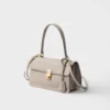 Bolso de hombro mediano de cuero Prada Soft de Prada Bolso de hombro mediano de cuero Prada Soft de Prada