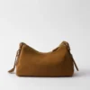 Bolso de hombro mediano de gamuza Prada Aimae Bolso de hombro mediano de gamuza Prada Aimae