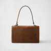 Bolso de hombro mediano de gamuza Prada Soft de Prada Bolso de hombro mediano de gamuza Prada Soft de Prada