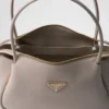 Bolso de hombro mediano de piel Prada Darling Bolso de hombro mediano de piel Prada Darling