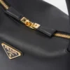 Bolso de hombro mediano de piel Prada Darling Bolso de hombro mediano de piel Prada Darling