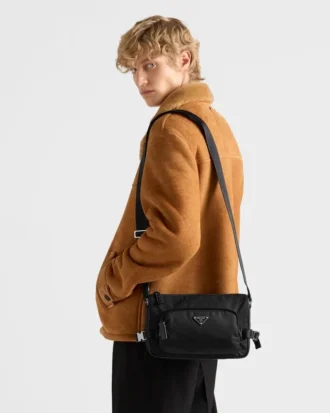 Bolso de hombro mediano de Re-Nylon y piel Saffiano