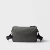 Bolso de hombro mediano de Re-Nylon y piel Saffiano Bolso de hombro mediano de Re-Nylon y piel Saffiano