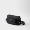 Bolso de hombro mediano de Re-Nylon y piel Saffiano Bolso de hombro mediano de Re-Nylon y piel Saffiano