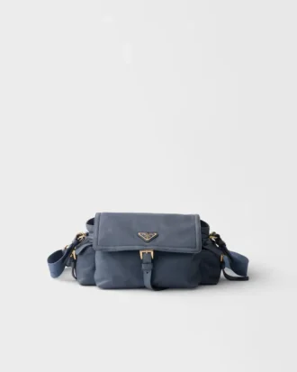 Bolso de hombro mediano «Explore» de Prada en piel napa con solapa