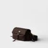 Bolso de hombro mediano «Explore» de Prada en piel napa con solapa Bolso de hombro mediano «Explore» de Prada en piel napa con solapa
