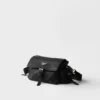 Bolso de hombro mediano «Explore» de Prada en piel napa con solapa Bolso de hombro mediano «Explore» de Prada en piel napa con solapa
