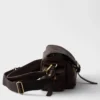 Bolso de hombro mediano «Explore» de Prada en piel napa con solapa Bolso de hombro mediano «Explore» de Prada en piel napa con solapa