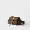 Bolso de hombro mediano Prada Explore de Re-Nylon con solapa Bolso de hombro mediano Prada Explore de Re-Nylon con solapa