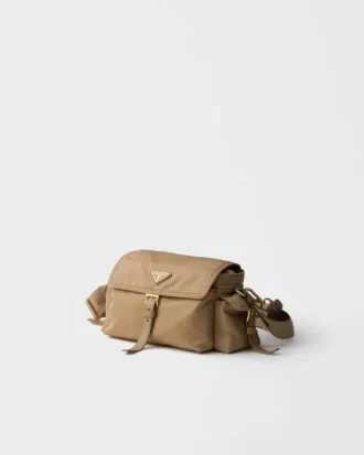 Bolso de hombro mediano Prada Explore de Re-Nylon con solapa