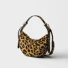Bolso de hombro mini de cuero estampado Prada Arqua Bolso de hombro mini de cuero estampado Prada Arqua