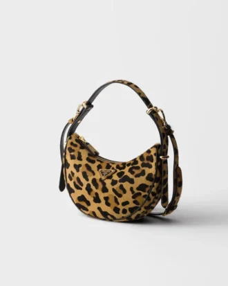 Bolso de hombro mini de cuero estampado Prada Arqua