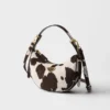 Bolso de hombro mini de cuero estampado Prada Arqua Bolso de hombro mini de cuero estampado Prada Arqua