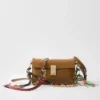 Bolso de hombro pequeño de cuero Prada Soft con dijes