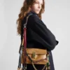 Bolso de hombro pequeño de cuero Prada Soft con dijes