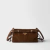Bolso de hombro pequeño de gamuza Prada Bonnie Bolso de hombro pequeño de gamuza Prada Bonnie