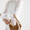 Bolso de hombro pequeño Prada Arqua de piel de oveja Bolso de hombro pequeño Prada Arqua de piel de oveja