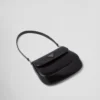 Bolso de hombro pequeño Prada Cleo de cuero cepillado con solapa Bolso de hombro pequeño Prada Cleo de cuero cepillado con solapa