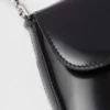 Bolso de hombro pequeño Prada Cleo de cuero cepillado con solapa Bolso de hombro pequeño Prada Cleo de cuero cepillado con solapa