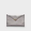 Bolso de mano tipo sobre de piel Saffiano Bolso de mano tipo sobre de piel Saffiano