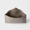 Bolso de mano tipo sobre de piel Saffiano Bolso de mano tipo sobre de piel Saffiano
