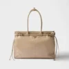 Bolso de piel extragrande Prada Bonnie Bolso de piel extragrande Prada Bonnie