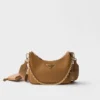 Bolso de piel Saffiano Prada Re-Edition 2005 Bolso de piel Saffiano Prada Re-Edition 2005