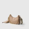 Bolso de piel Saffiano Prada Re-Edition 2005