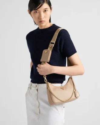 Bolso de piel Saffiano Prada Re-Edition 2005