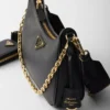 Bolso de piel Saffiano Prada Re-Edition 2005 Bolso de piel Saffiano Prada Re-Edition 2005