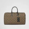Bolso de viaje grande de tela con el símbolo de Prada bordado Bolso de viaje grande de tela con el símbolo de Prada bordado