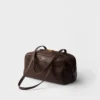 Bolso grande con asa superior de cuero envejecido de Prada Bolso grande con asa superior de cuero envejecido de Prada